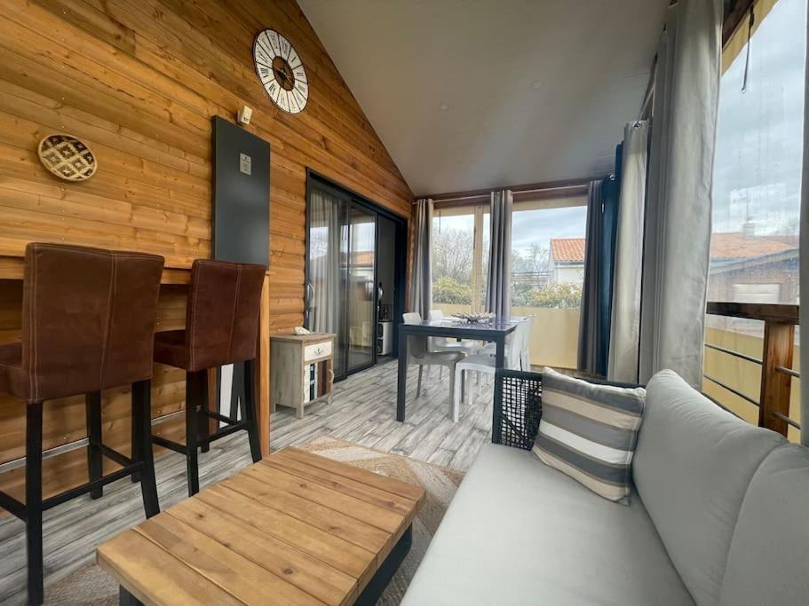 Cosy Proche